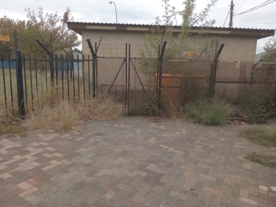 To Let commercial Property for Rent in Hamilton Free State